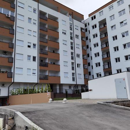 Apartman Lukana Banja Luka Esterno foto