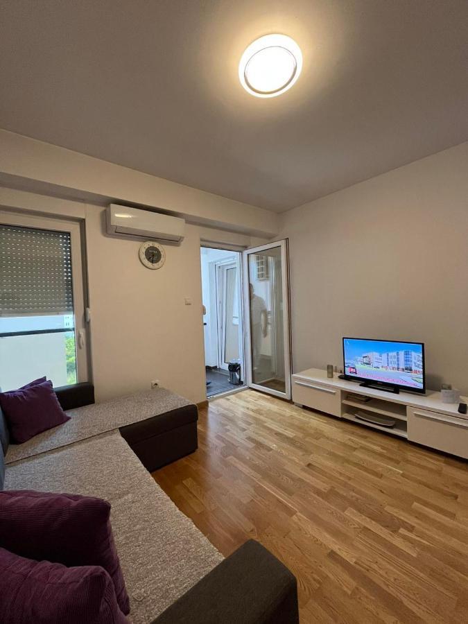 Apartman Lukana Banja Luka Esterno foto