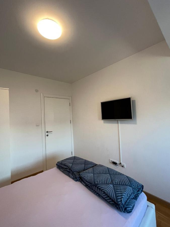 Apartman Lukana Banja Luka Esterno foto