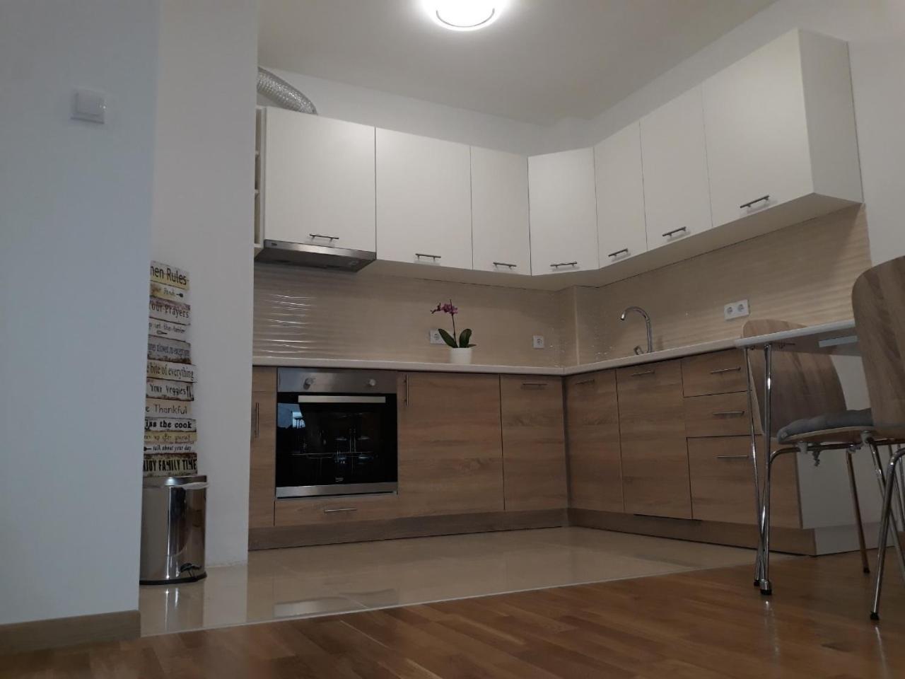 Apartman Lukana Banja Luka Esterno foto